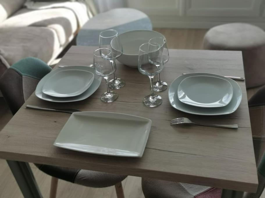 コンカルノーLe Stoubenn, Raffine Et Chaleureuxアパートメント エクステリア 写真