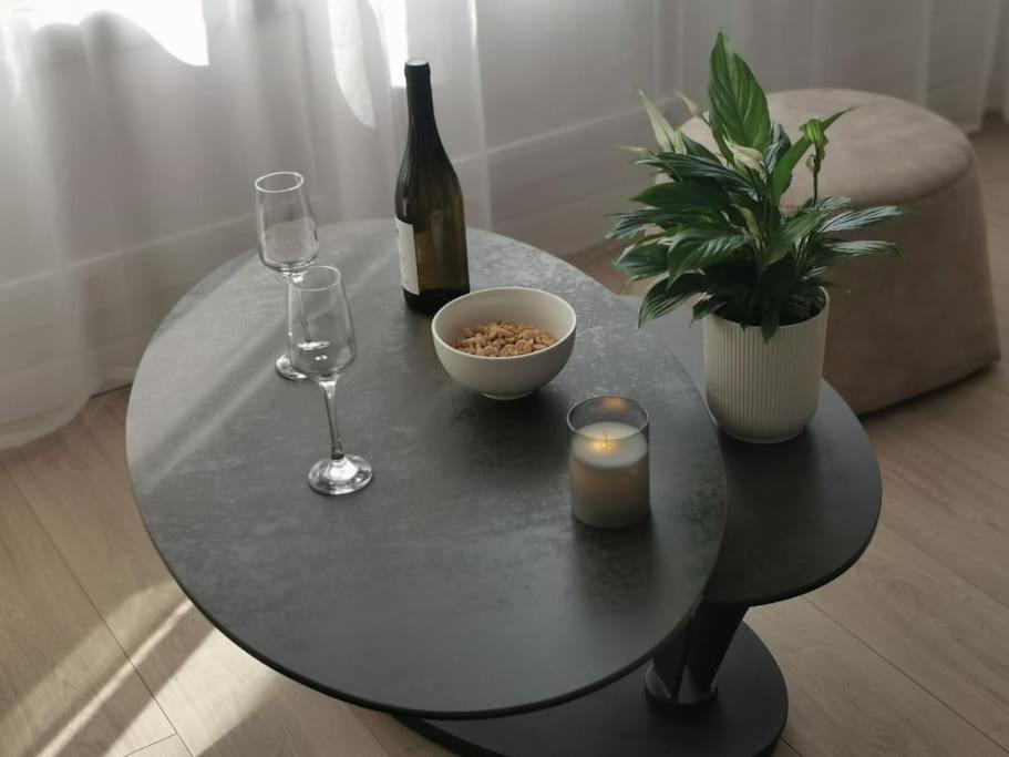 コンカルノーLe Stoubenn, Raffine Et Chaleureuxアパートメント エクステリア 写真